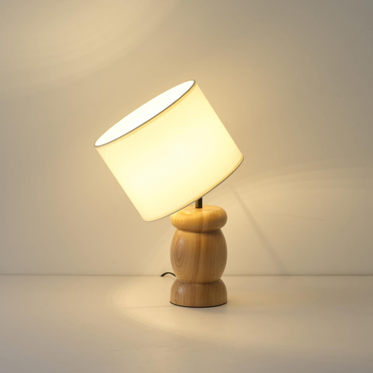 Beadon-træbordlampe