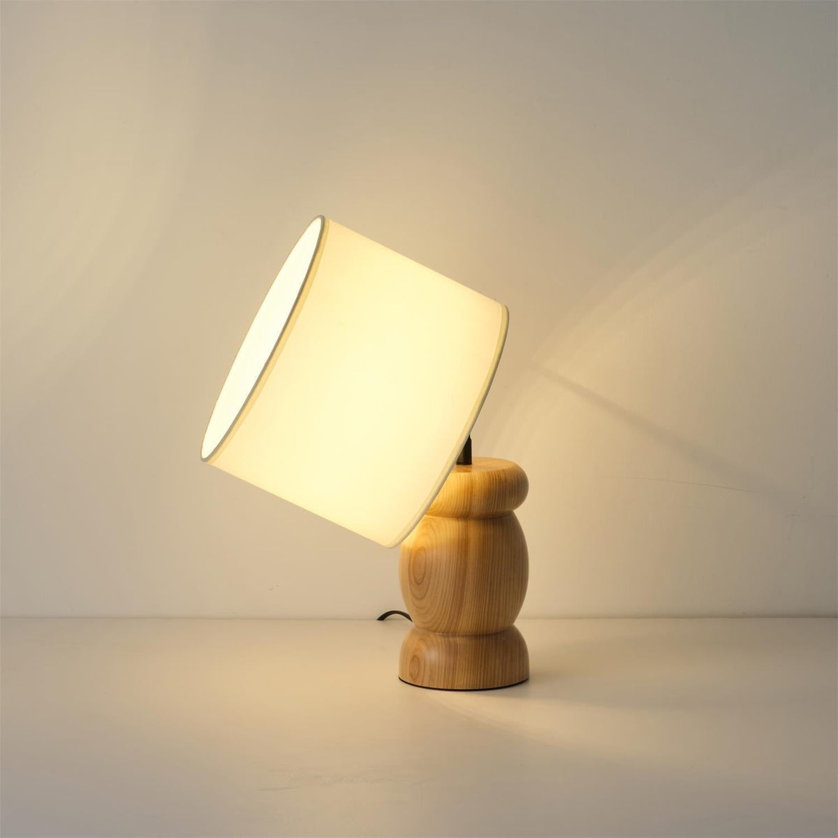 Beadon-træbordlampe