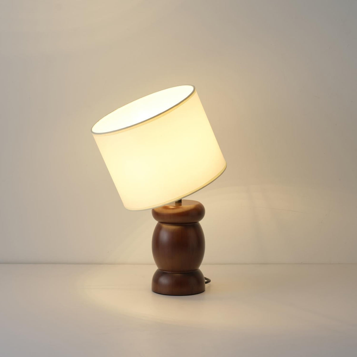 Beadon-træbordlampe