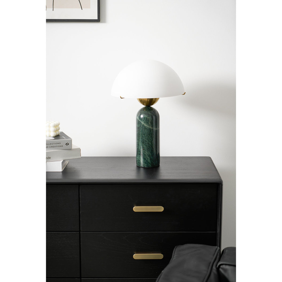 Tirixon bordslampa i alabaster