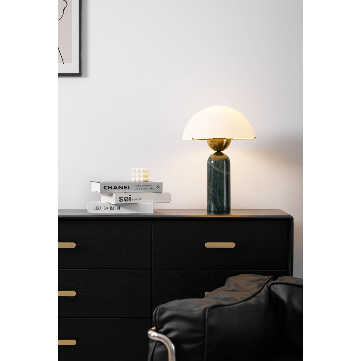 Tirixon bordslampa i alabaster