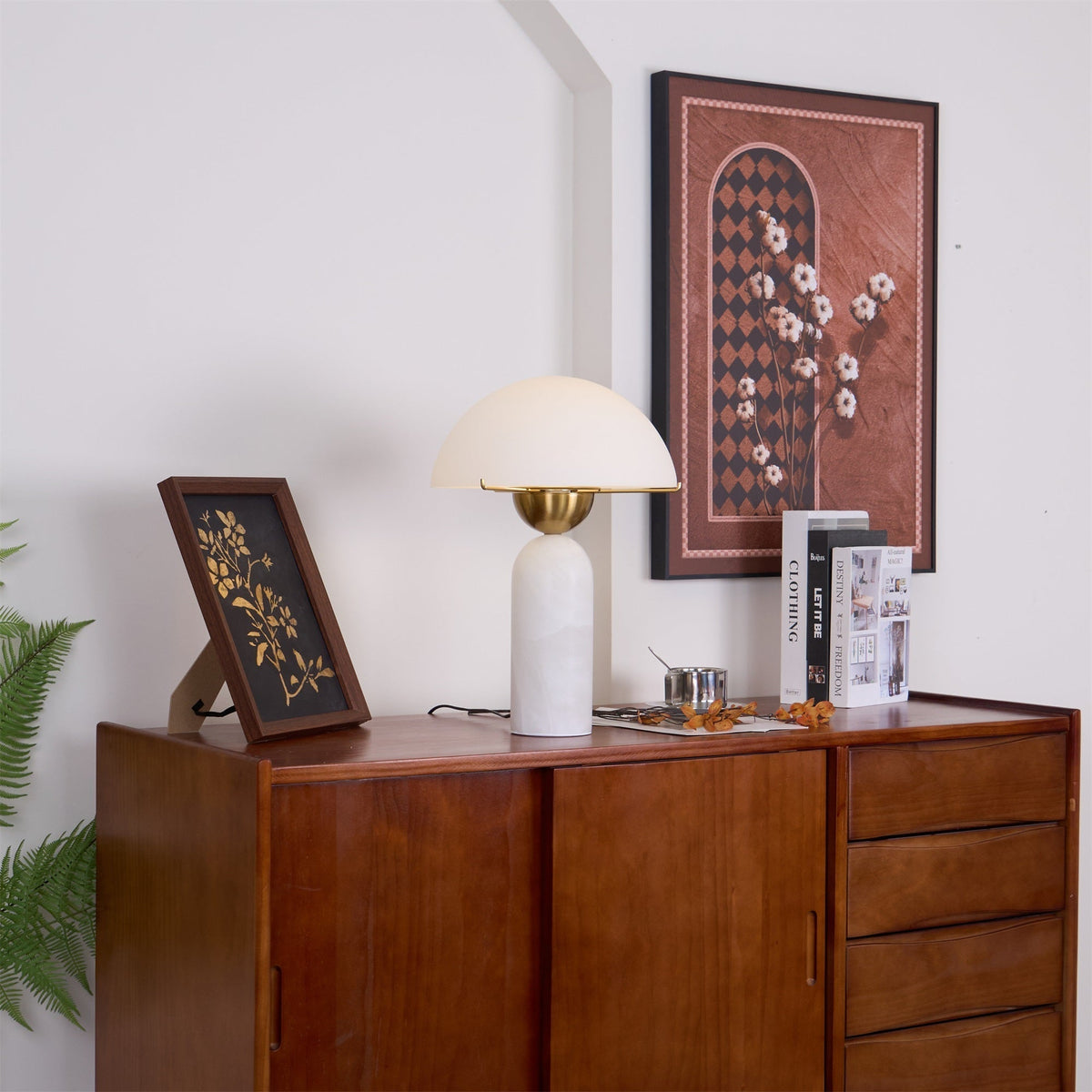Tirixon bordslampa i alabaster