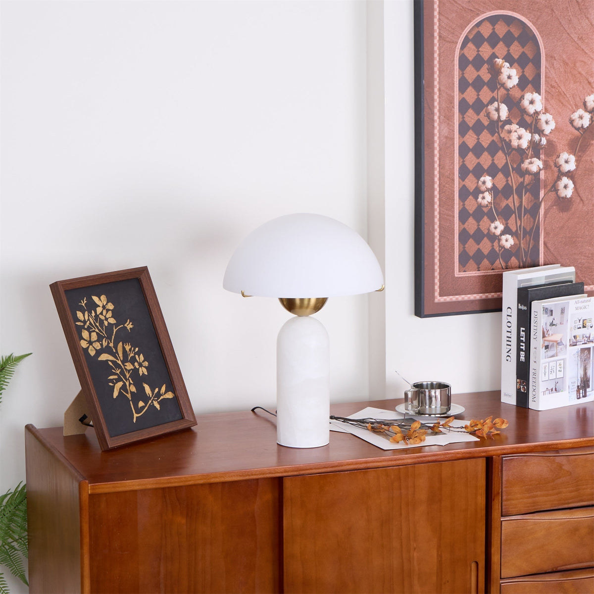 Tirixon bordslampa i alabaster