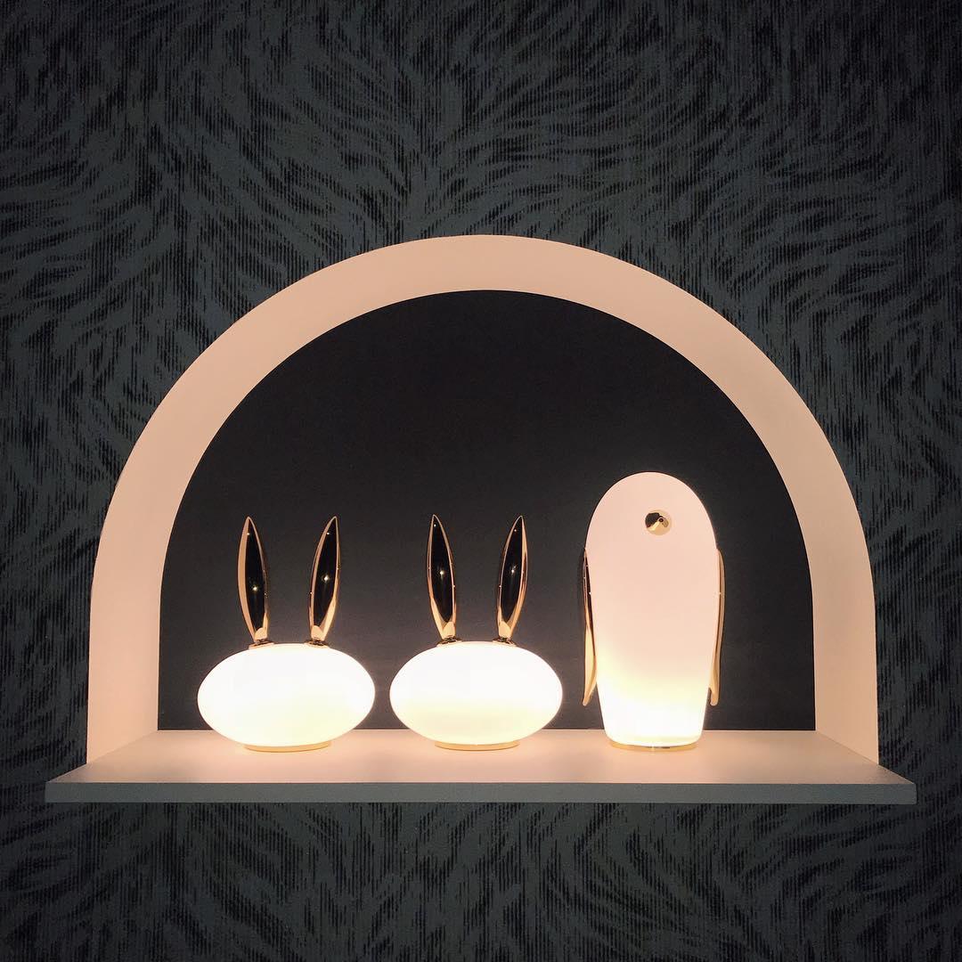Candeeiro de mesa Marvelian extravagante