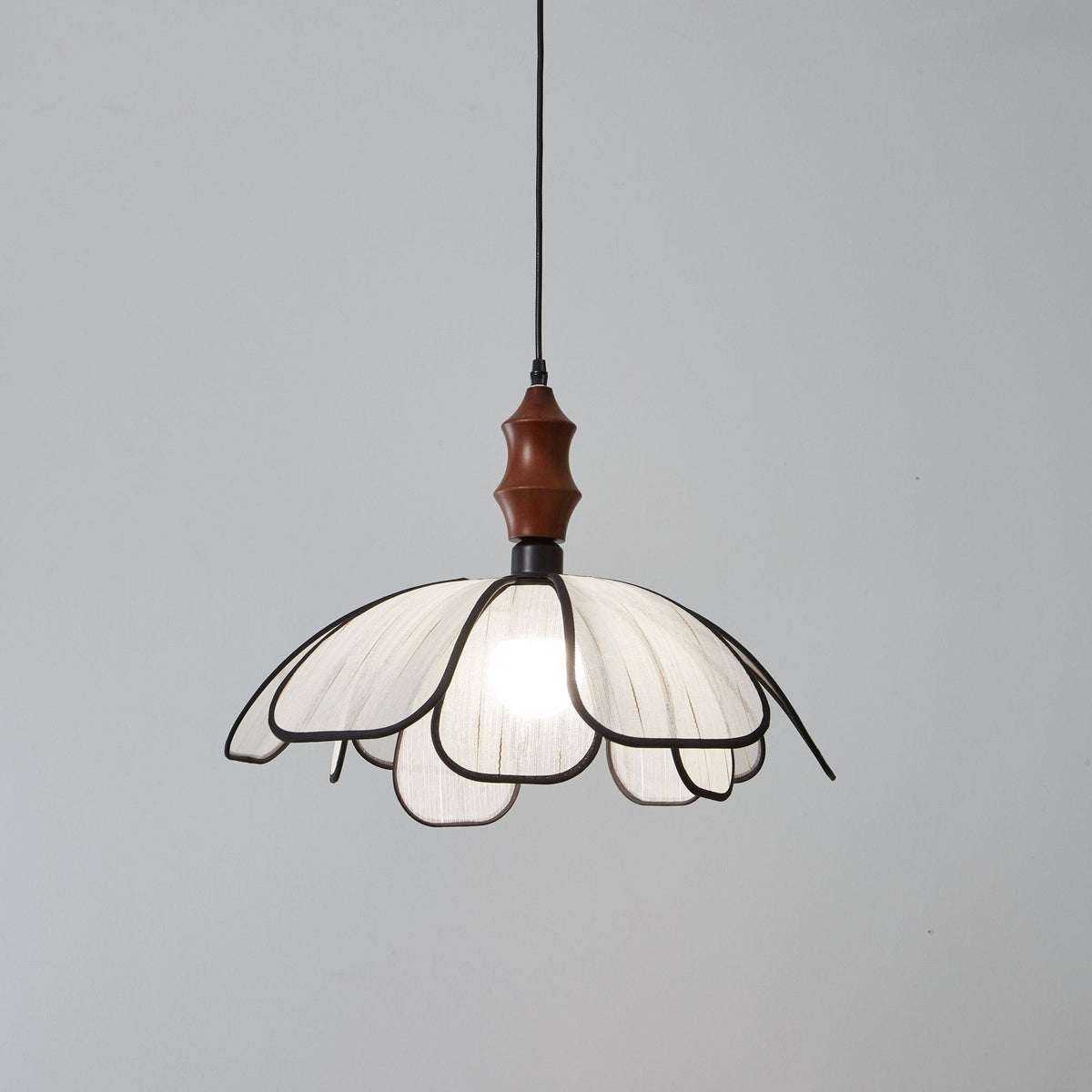 Lioruena Whisper-pendellampa