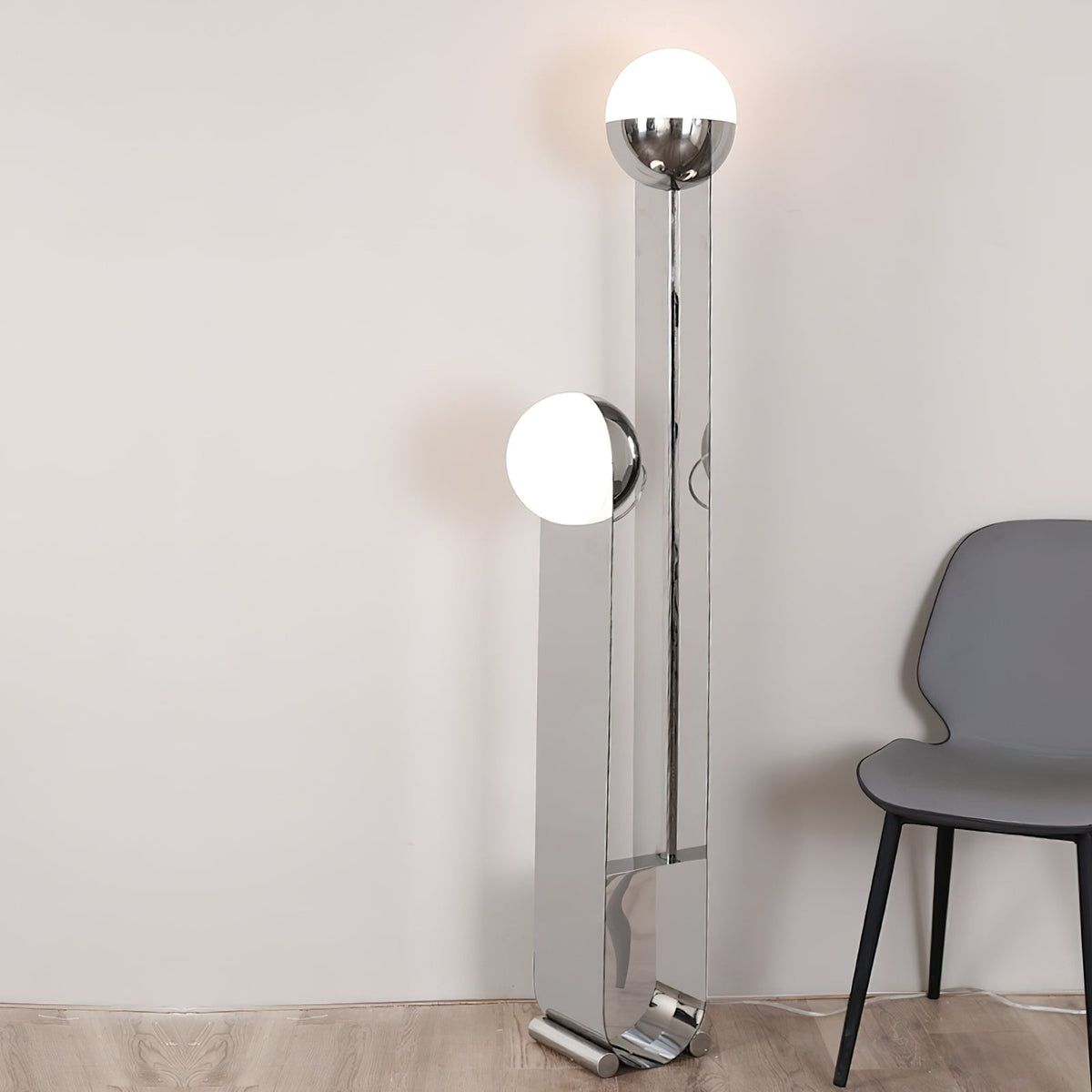Asym-gulvlampe