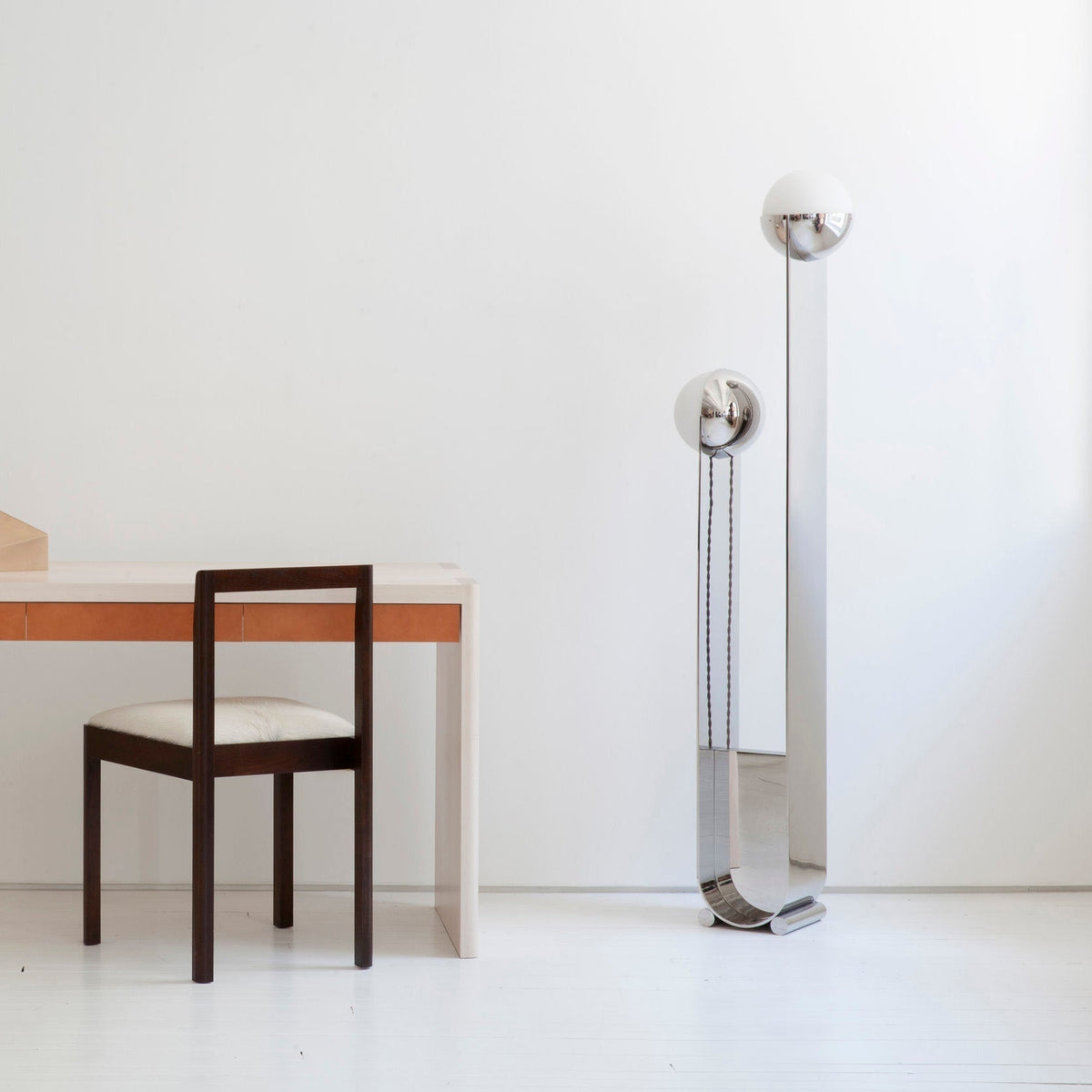 Asym-gulvlampe