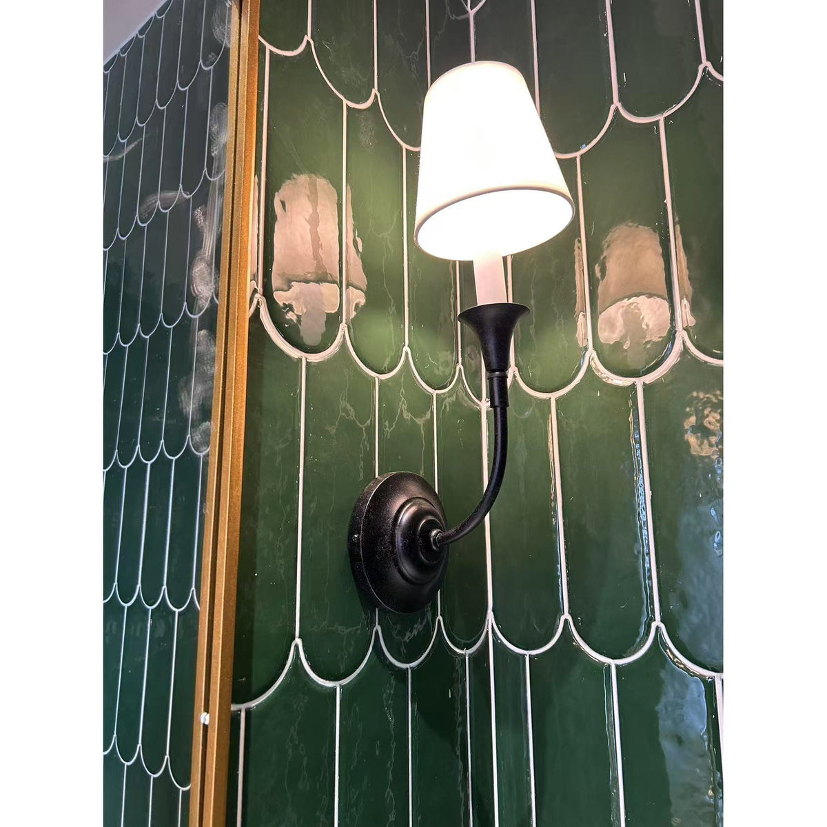 Noralielle vägglampa