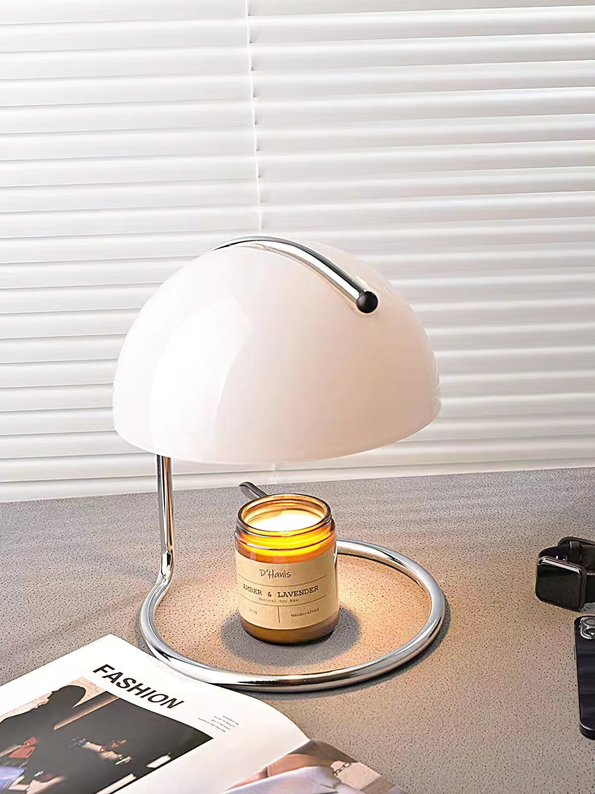 Caelis moderni pöytävalaisin