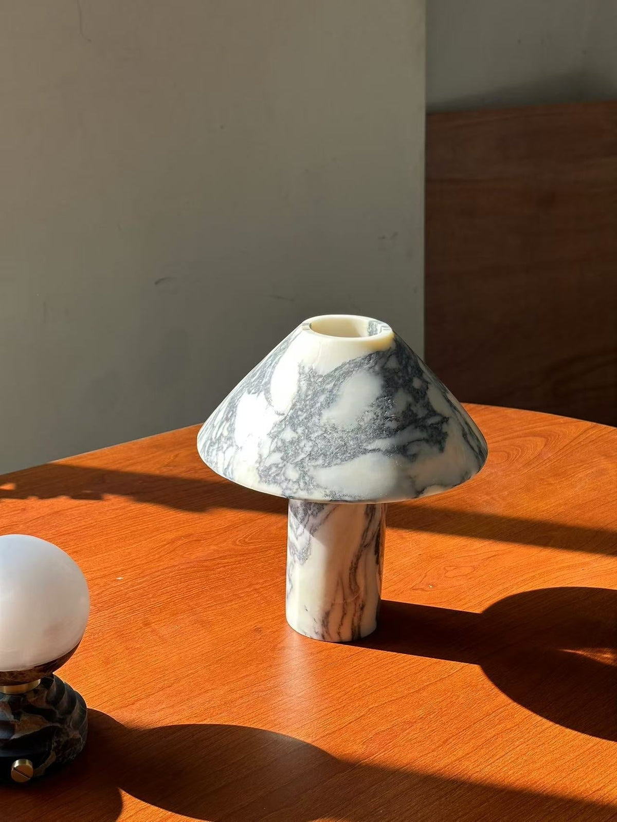 Veinir borðlampi