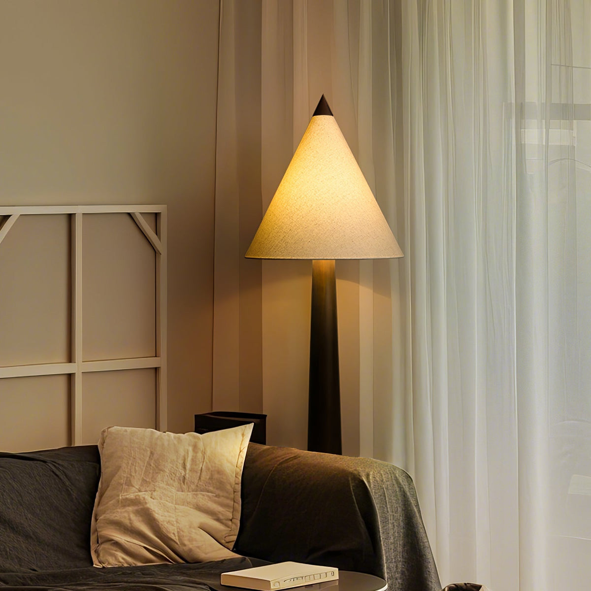 Aveneleria modern golvlampa