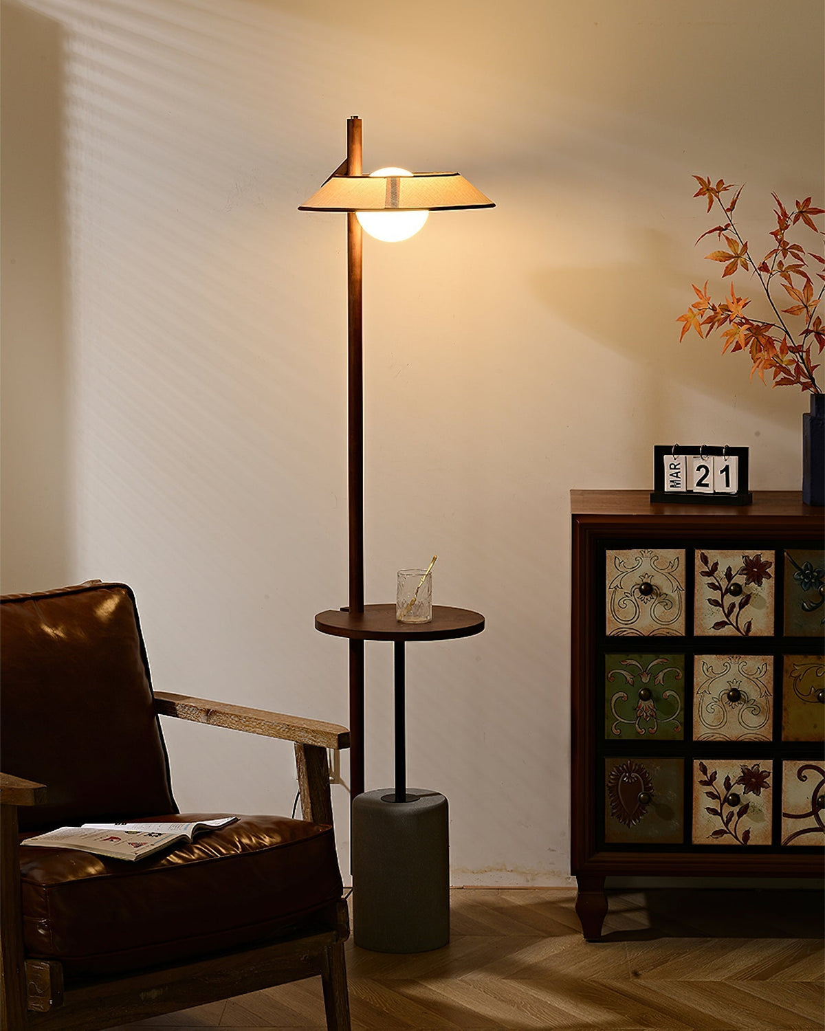 Mirz minimalistisk gulvlampe i valnøddetræ