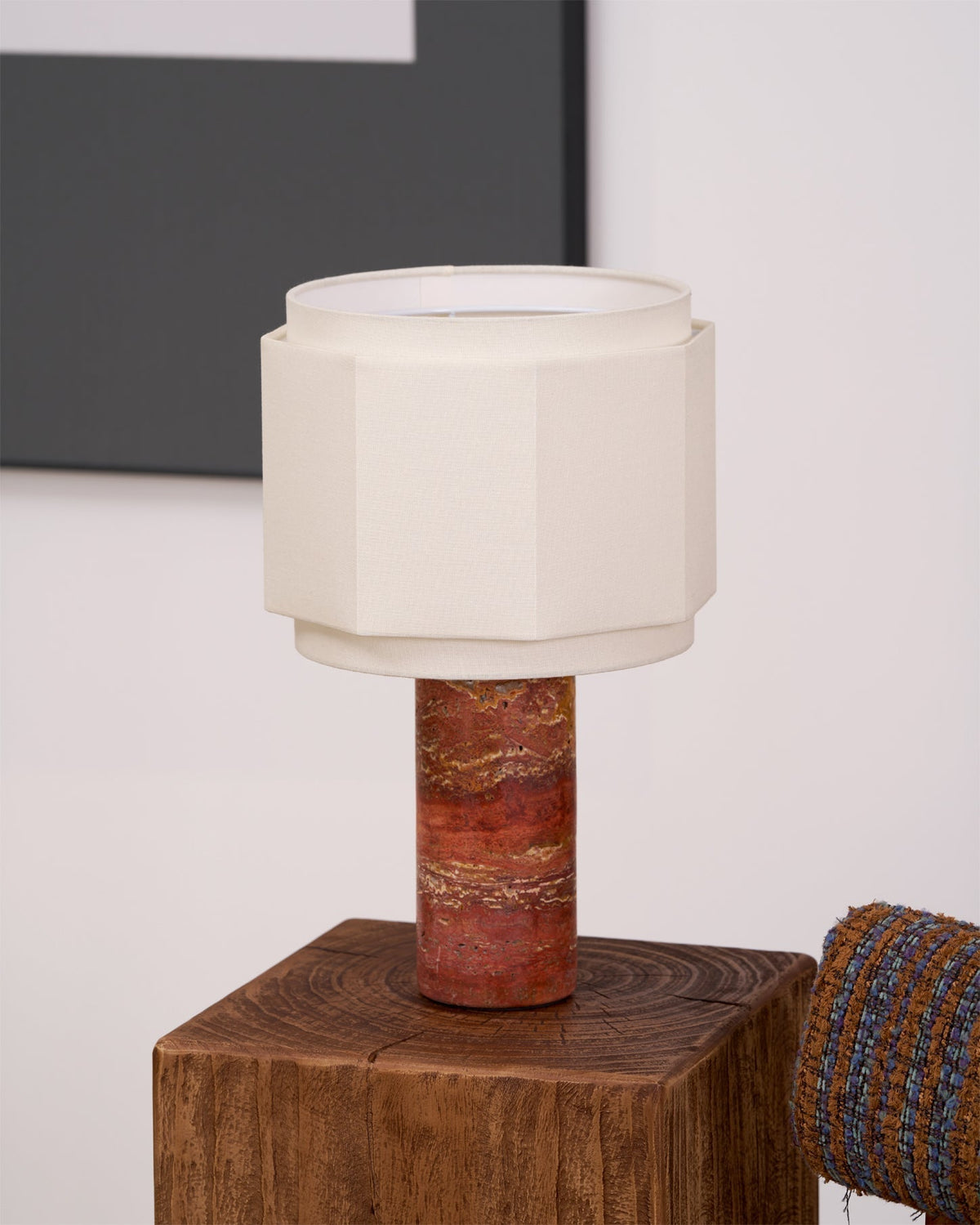 Eclipse geometrisk bordlampe i stof og marmor