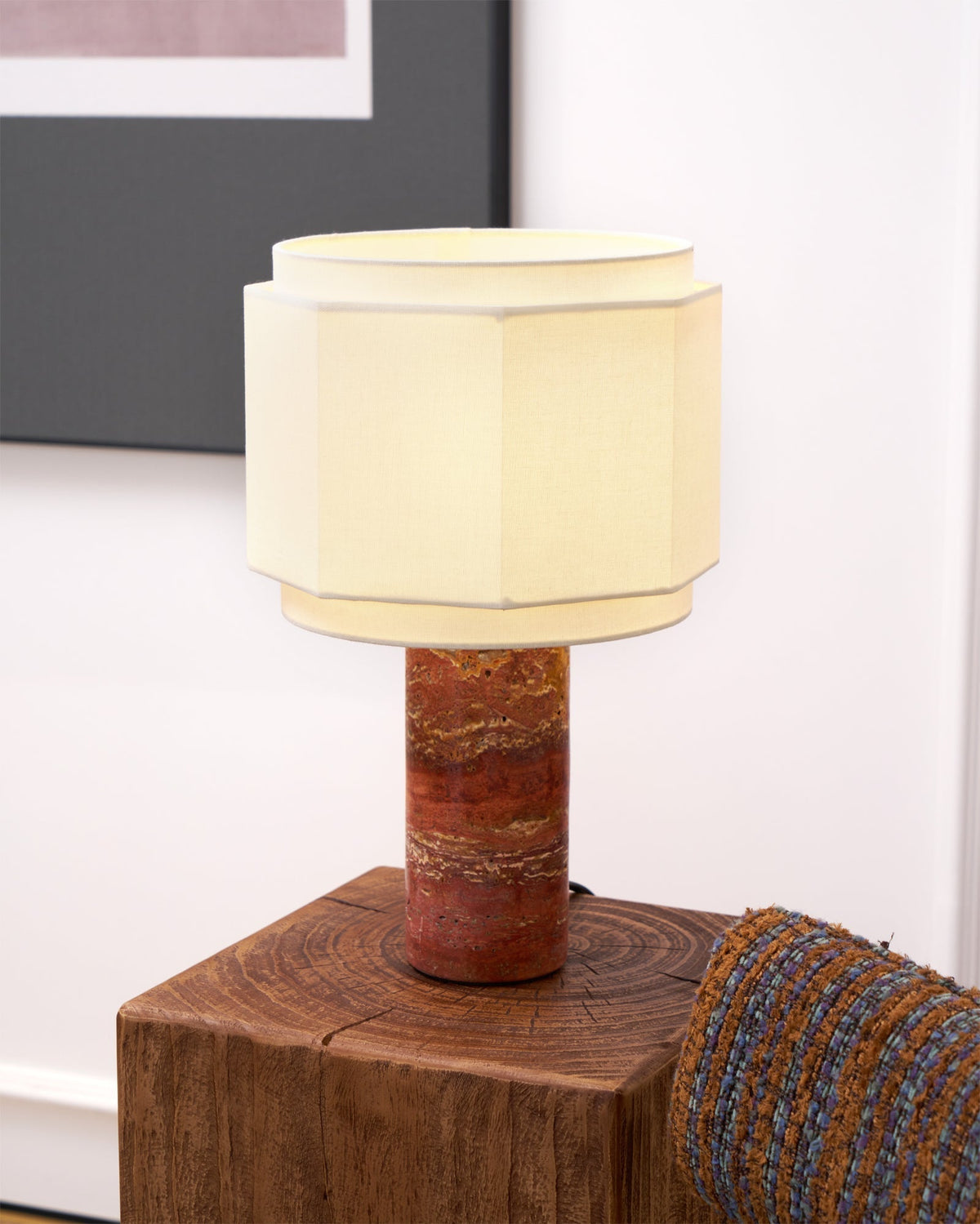 Eclipse geometrisk bordlampe i stof og marmor