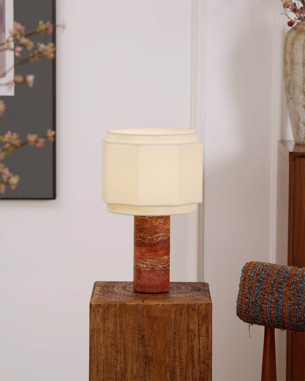 Eclipse geometrisk bordlampe i stof og marmor