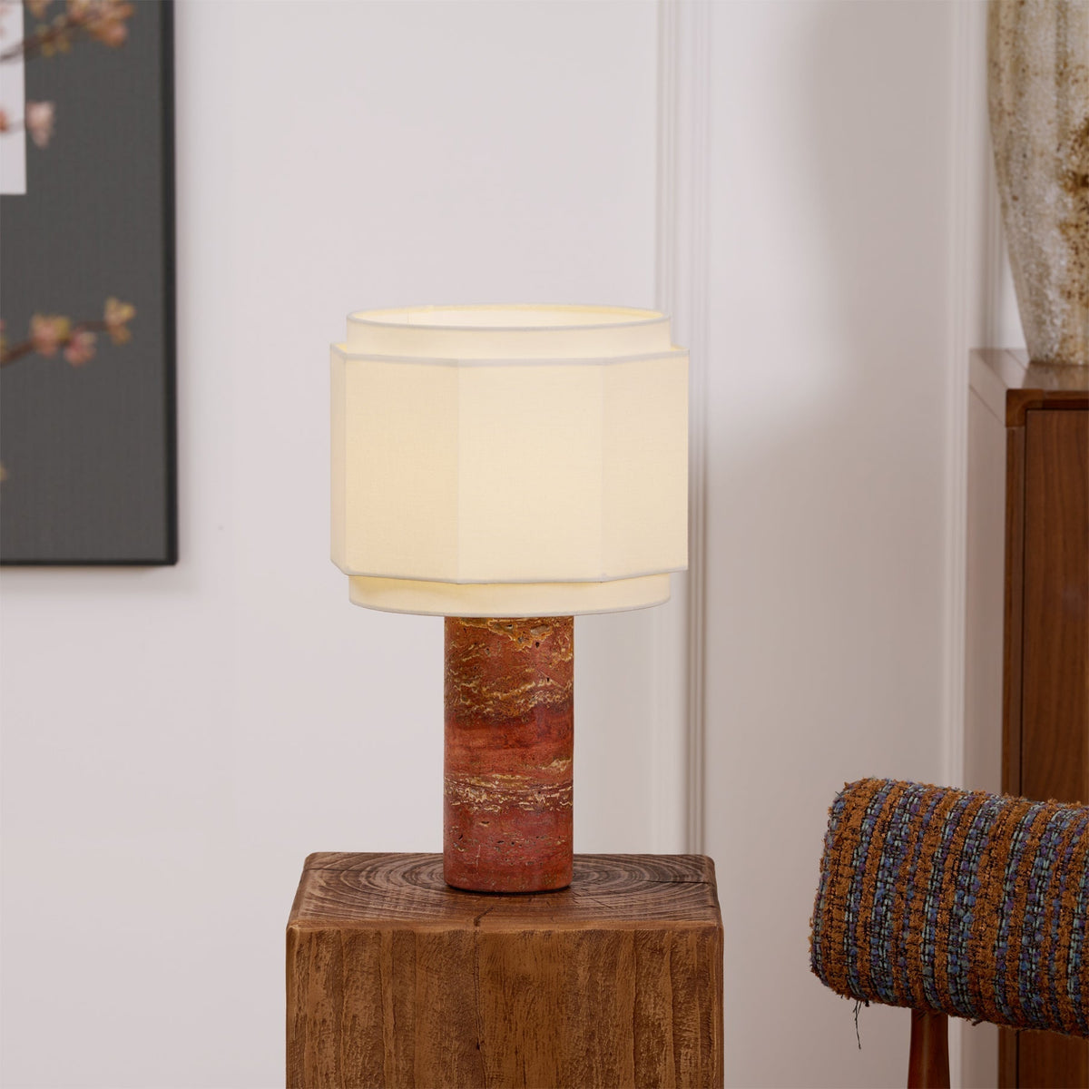Eclipse geometrisk bordlampe i stof og marmor