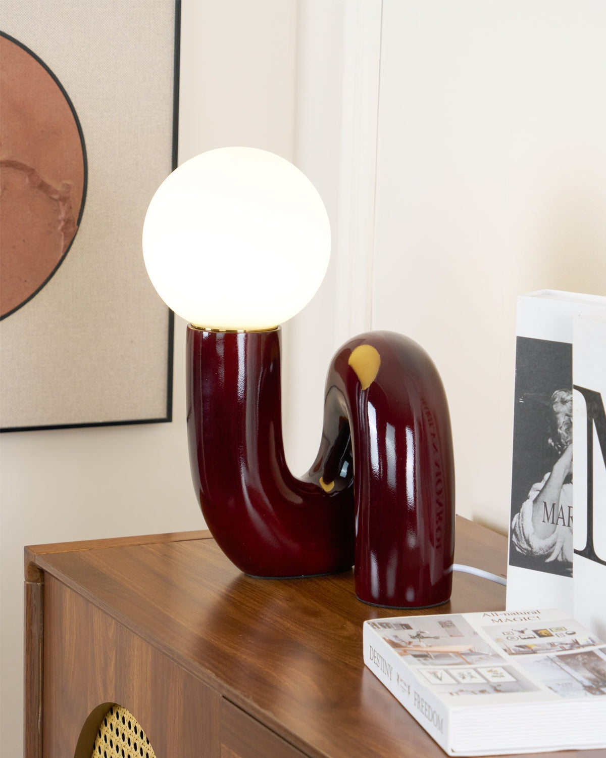 Soreeon lampa lekfull N-form helt vit