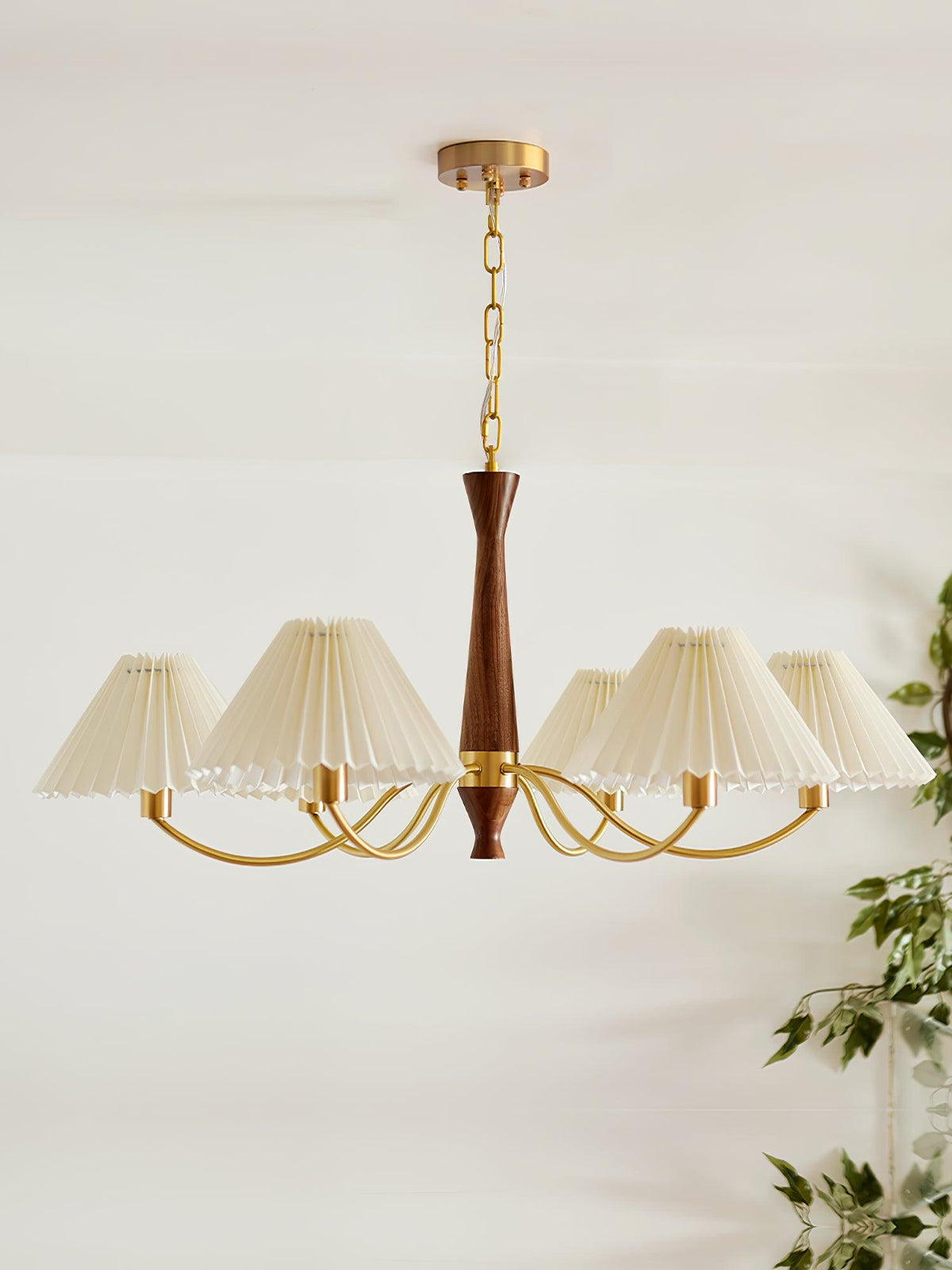 Candelabro Calivine plissado com abat-jours brancos, de meados do século
