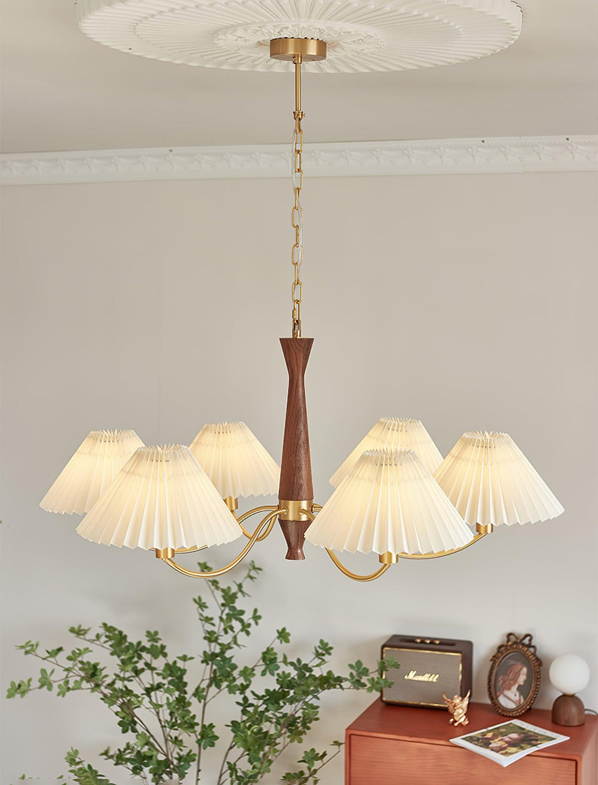 Candelabro Calivine plissado com abat-jours brancos, de meados do século