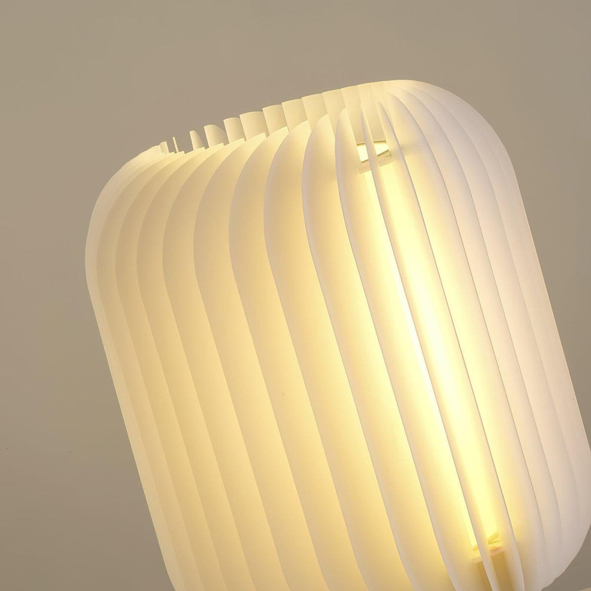 Thal organisk veckad bordslampa