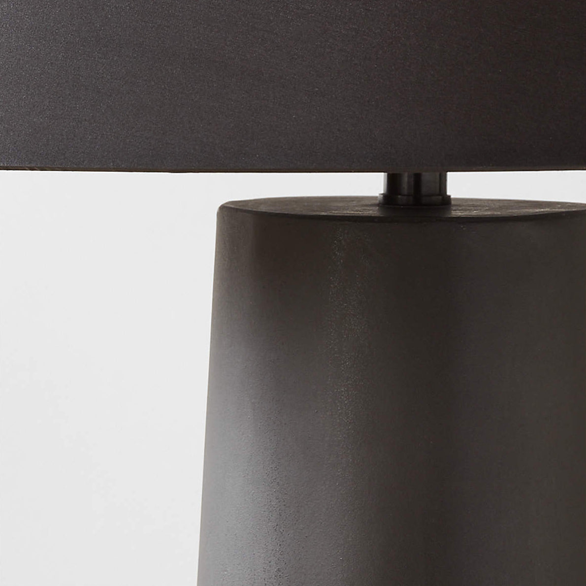 Columnil-hvid gulvlampe