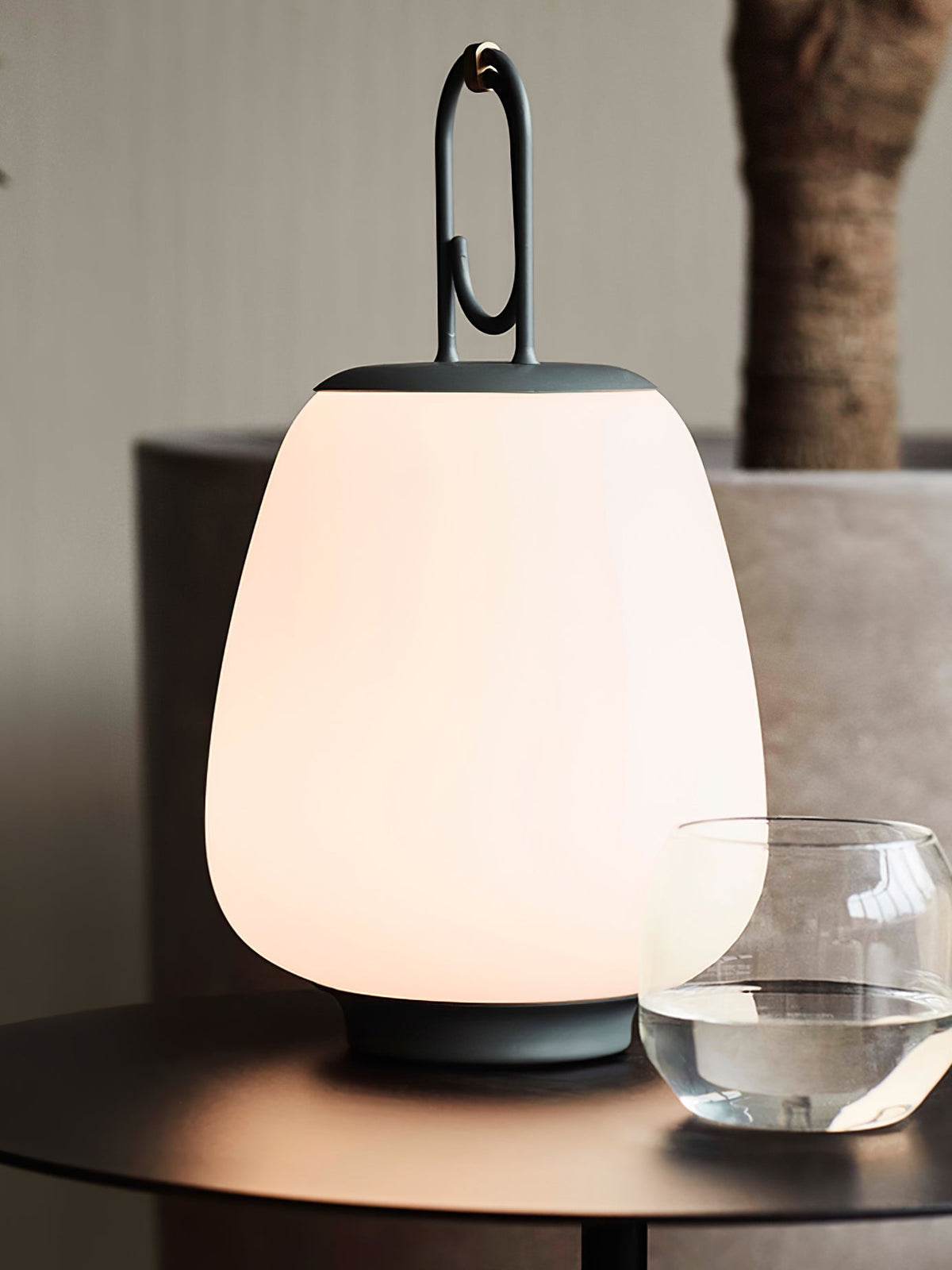 Candeeiro de mesa contemporâneo Olloril em vidro
