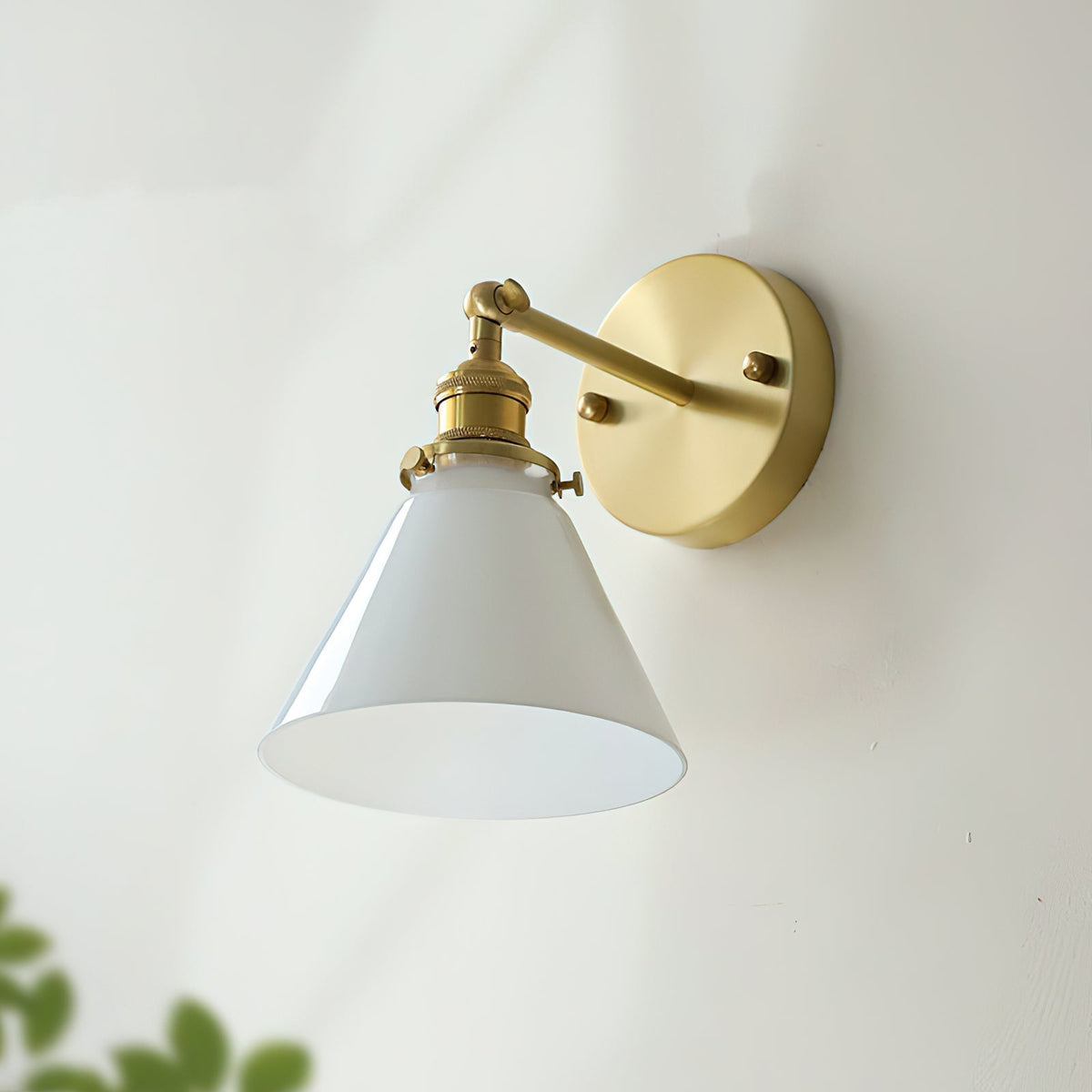 Viraorine vägglampa