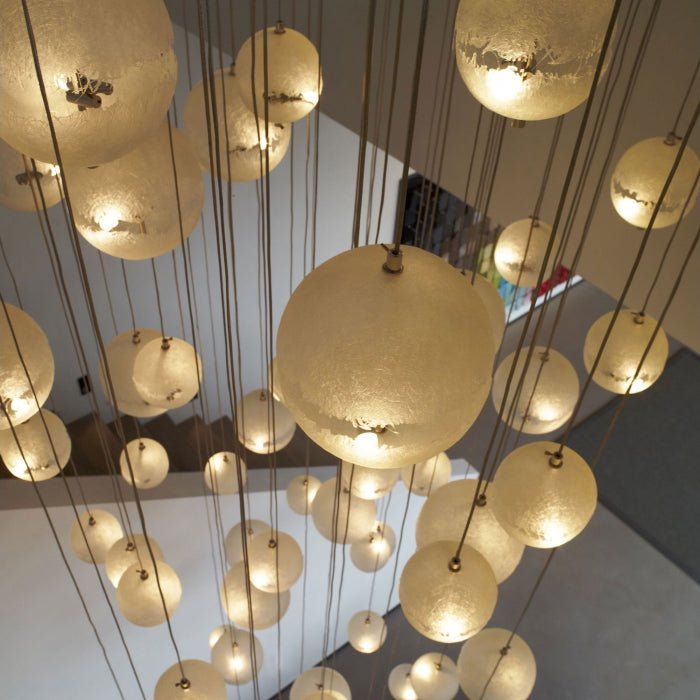 Sel futuristisk pendellampa