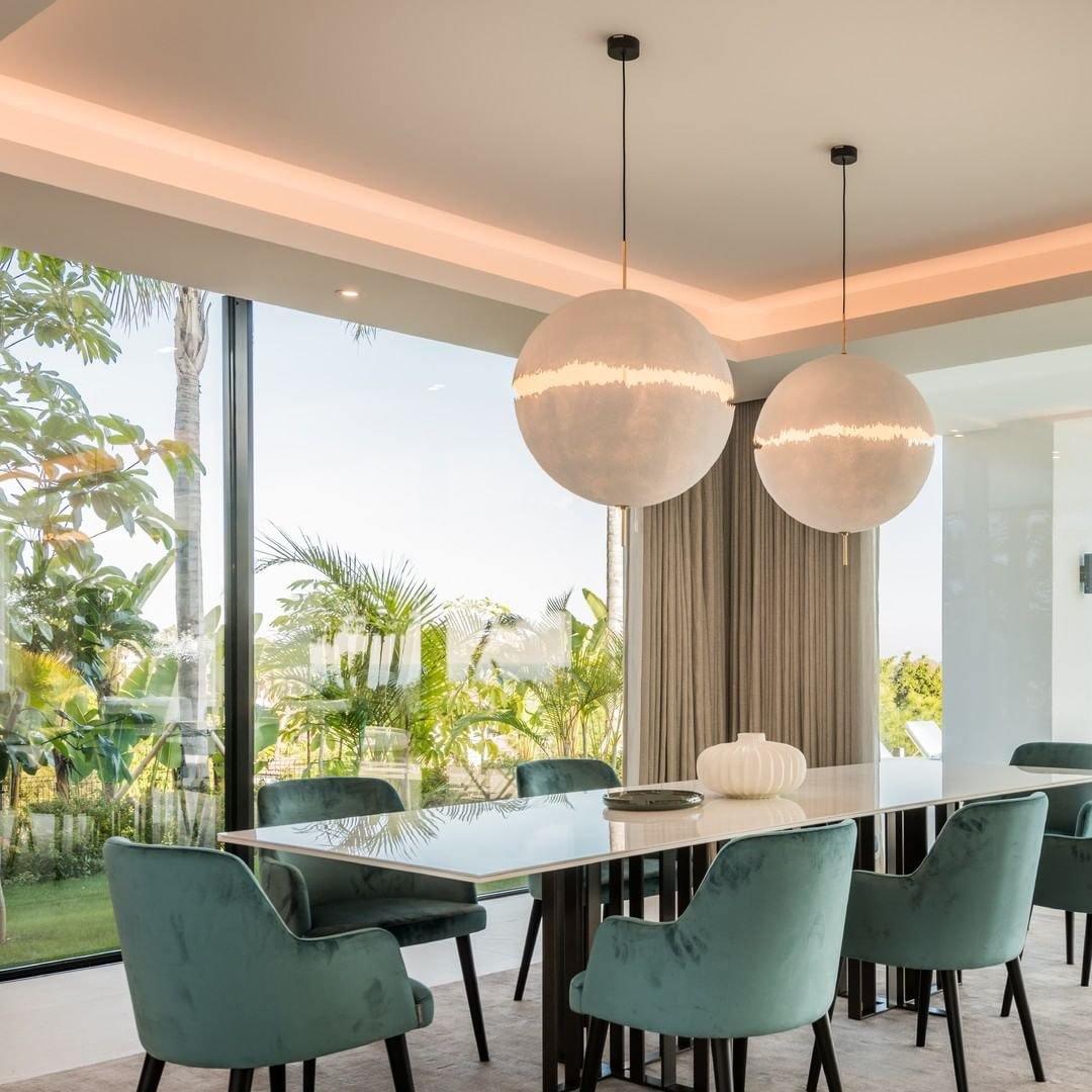 Sel futuristisk pendellampa