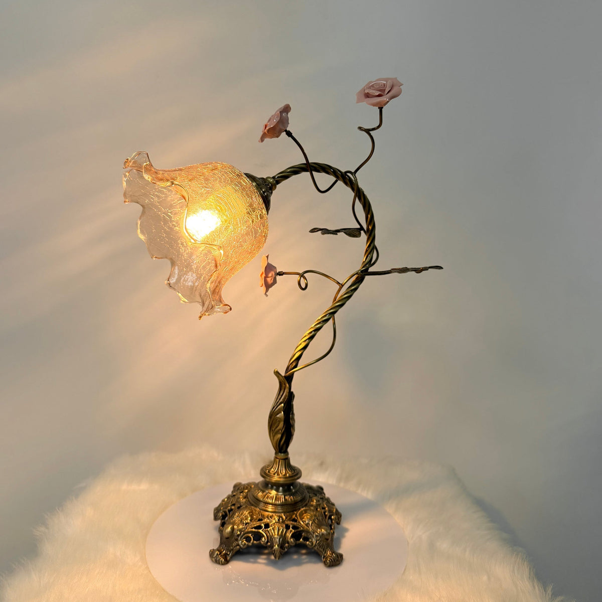 Primavera-blomstret bordlampe