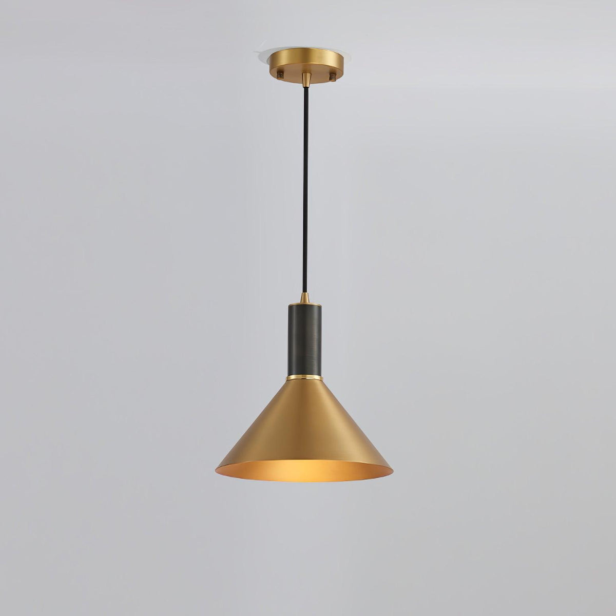 Casalelia kegleformet pendellampe i messing