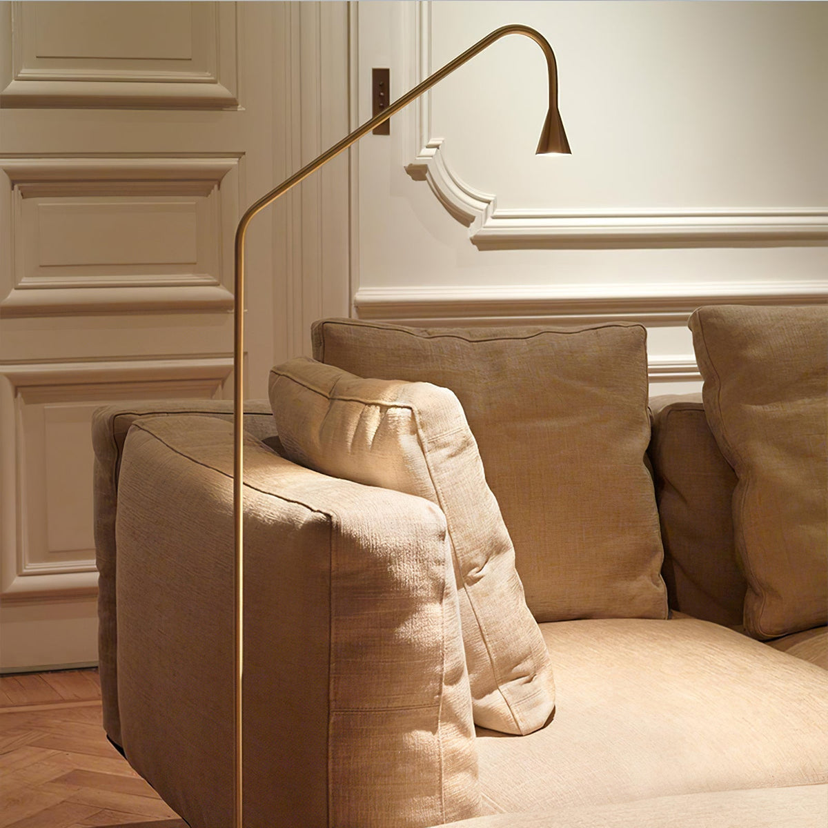 Candeeiro de pé Arc moderno dourado
