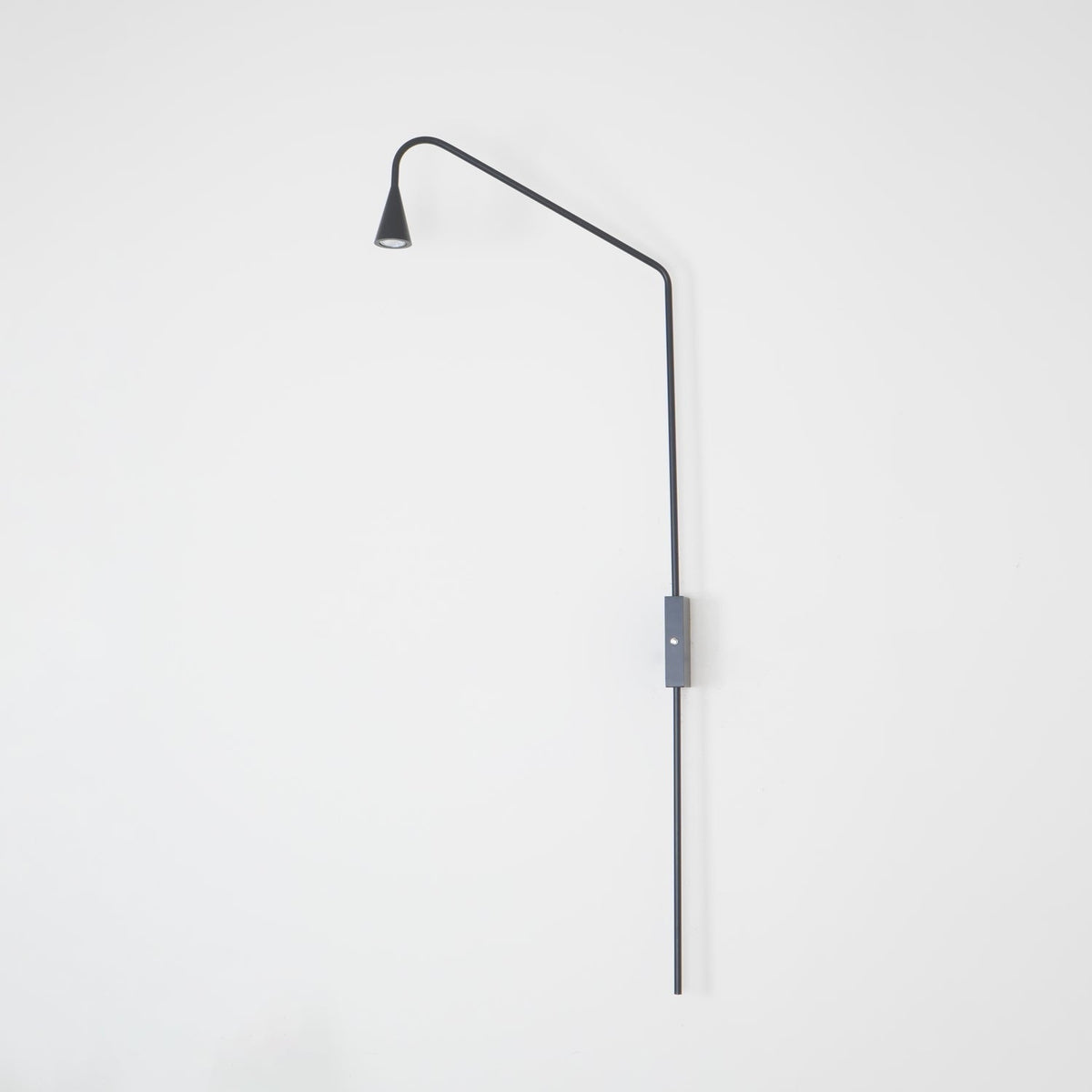 Vesolel-moderni minimalistinen seinävalaisin
