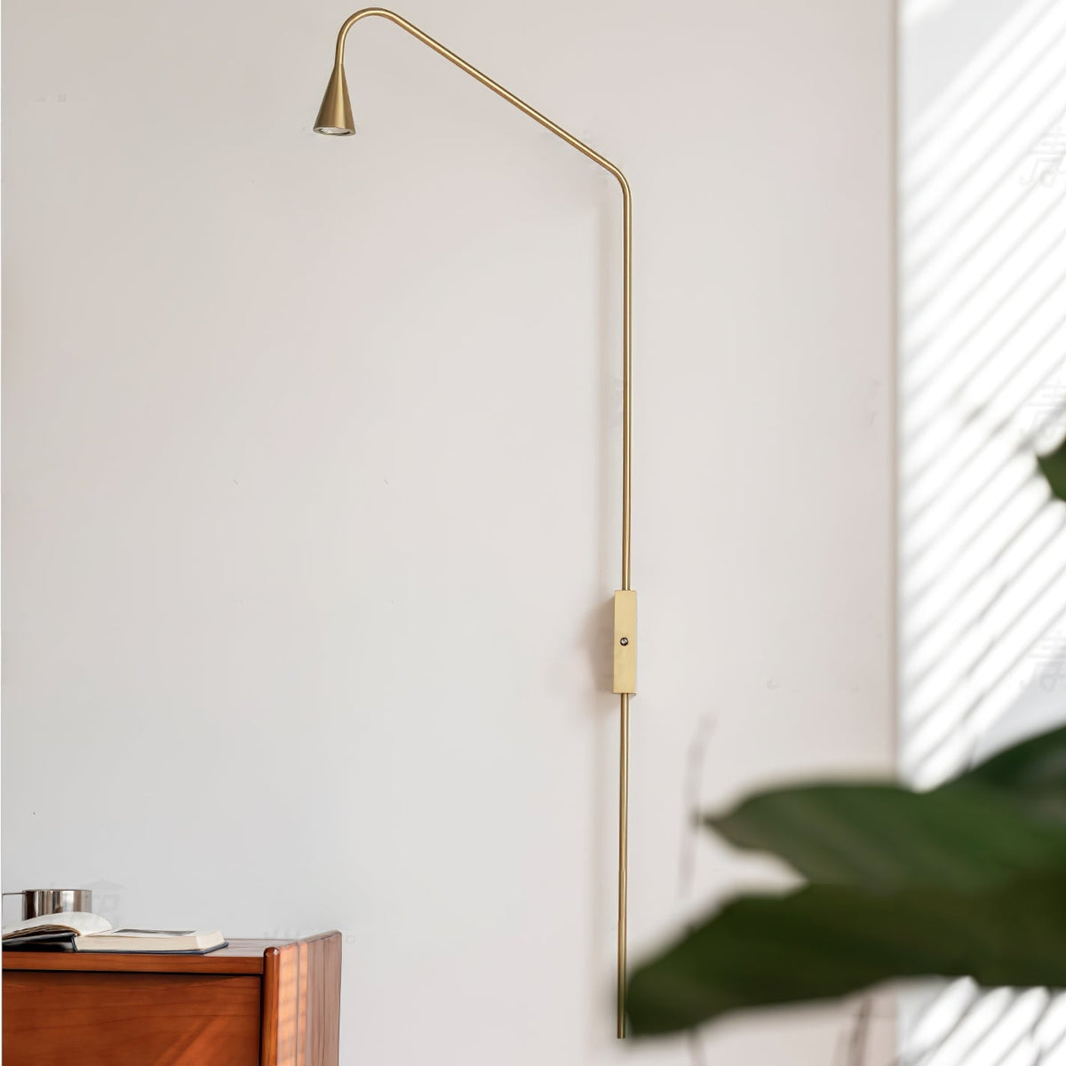 Vesolel-moderni minimalistinen seinävalaisin