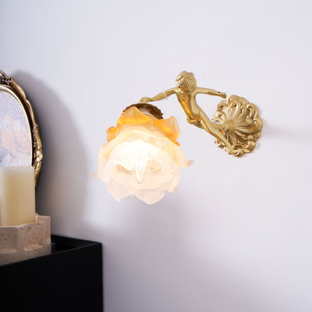 Bex vägglampa i glas med flygande ängel