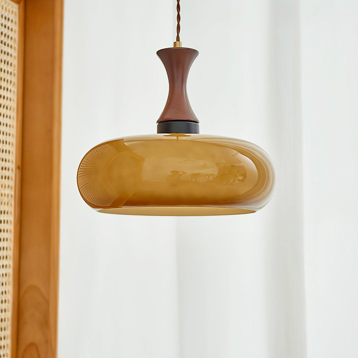 Candeeiro suspenso retro em madeira Cadenza