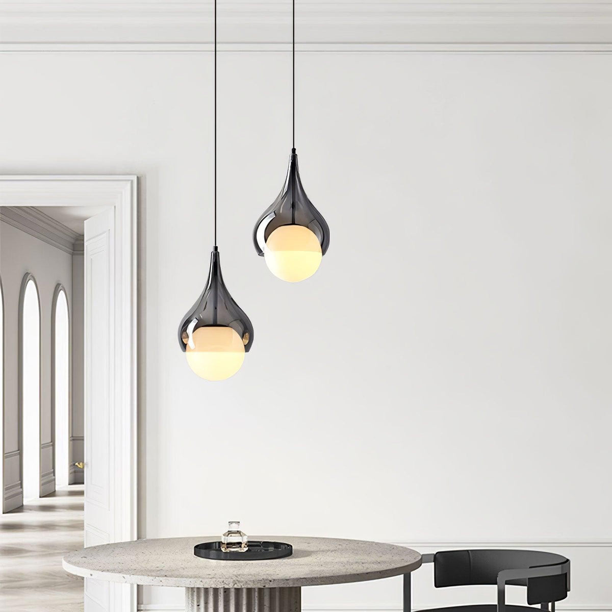 Glæsileg glerhengilampi í dropalaga formi