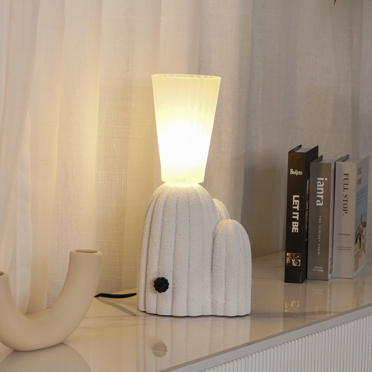 Soreny konstnärlig bordslampa i harts