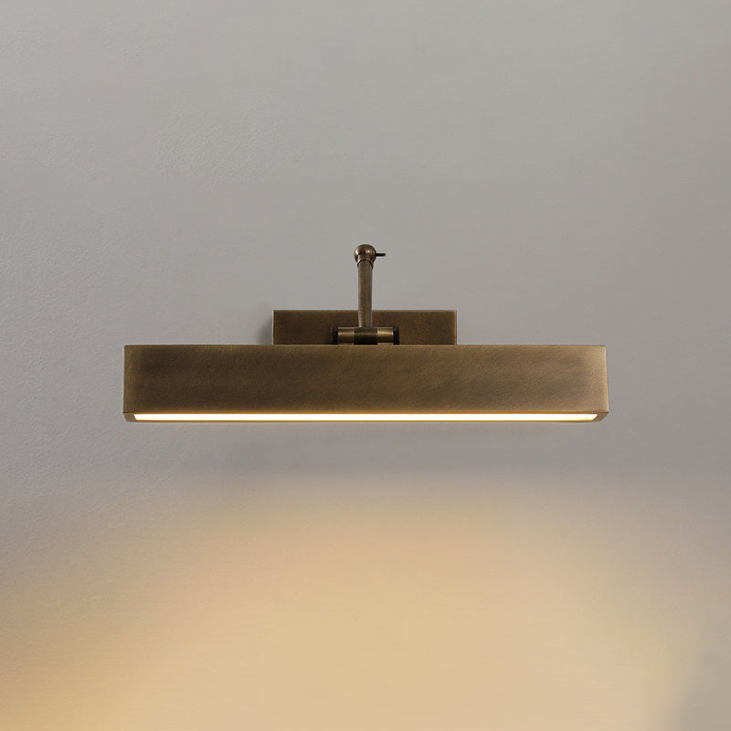 Auraraine roterande mässingsvägglampa