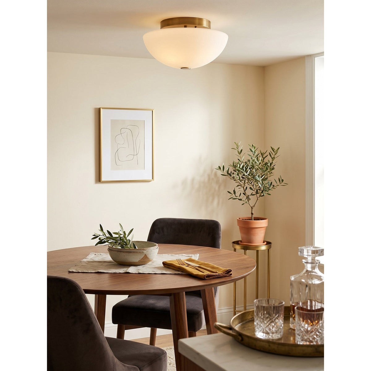 Rivirelle-kuppelformet flush-loftslampe