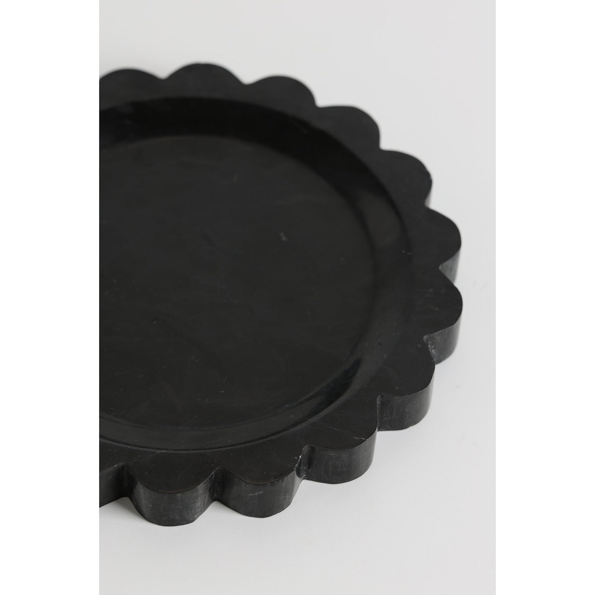 Wexhurst-scallop-reunainen kivitarjotin
