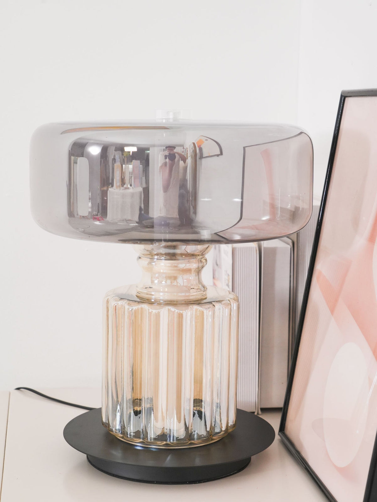 Svora modern bordslampa i glas