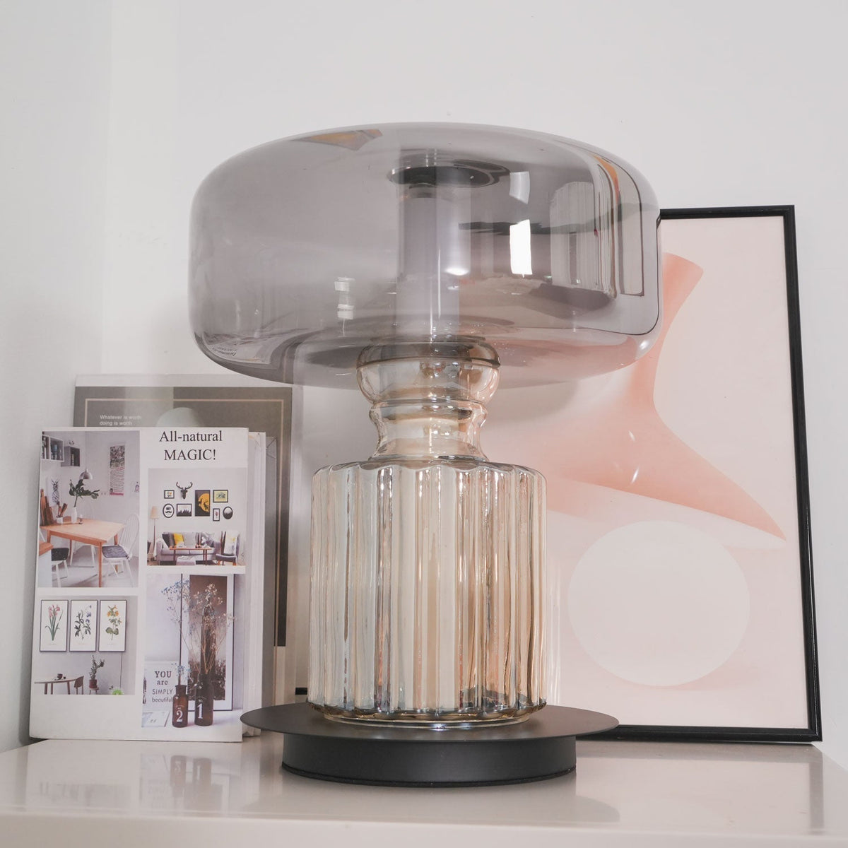 Svora modern bordslampa i glas