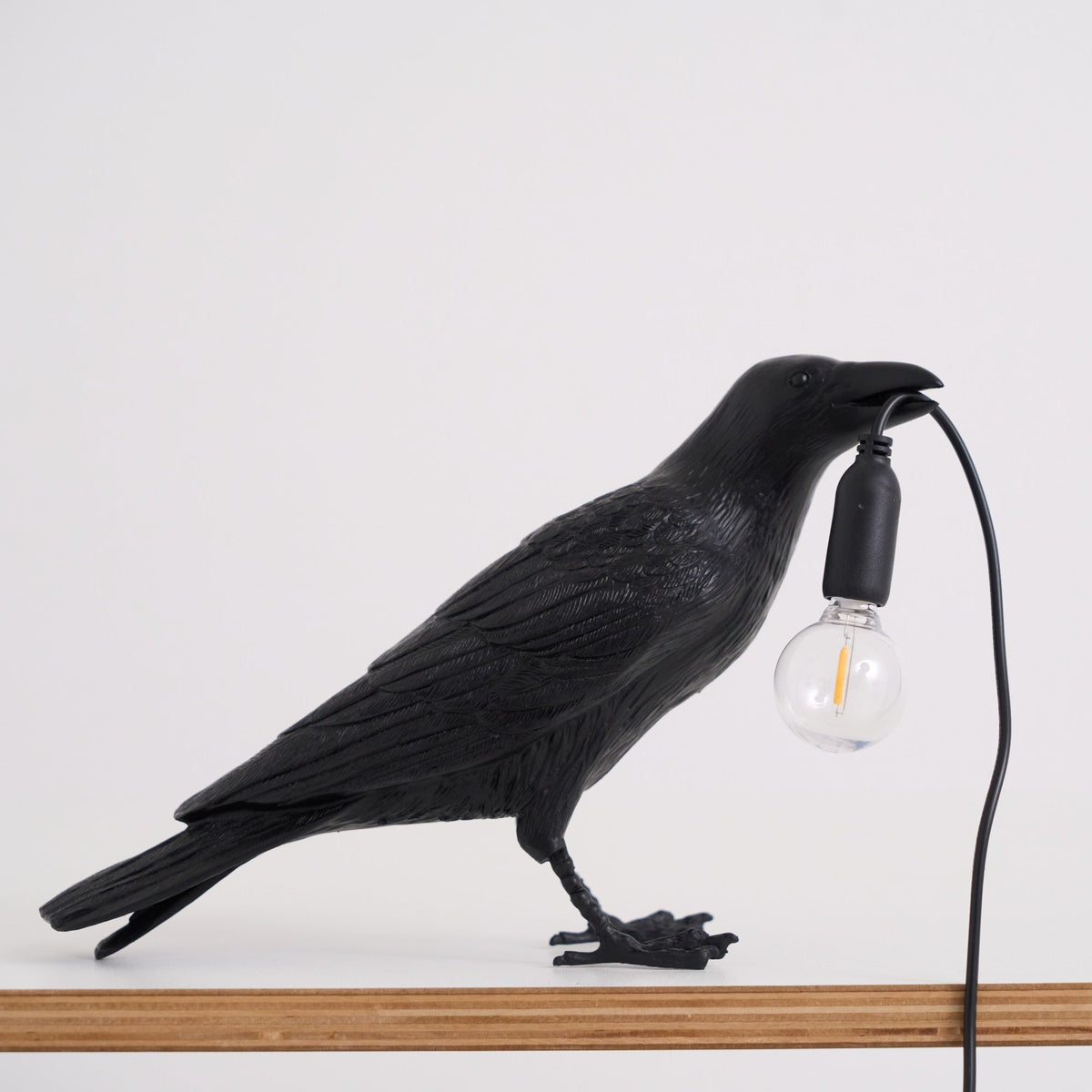 Evon fantasifull bordslampa i harts