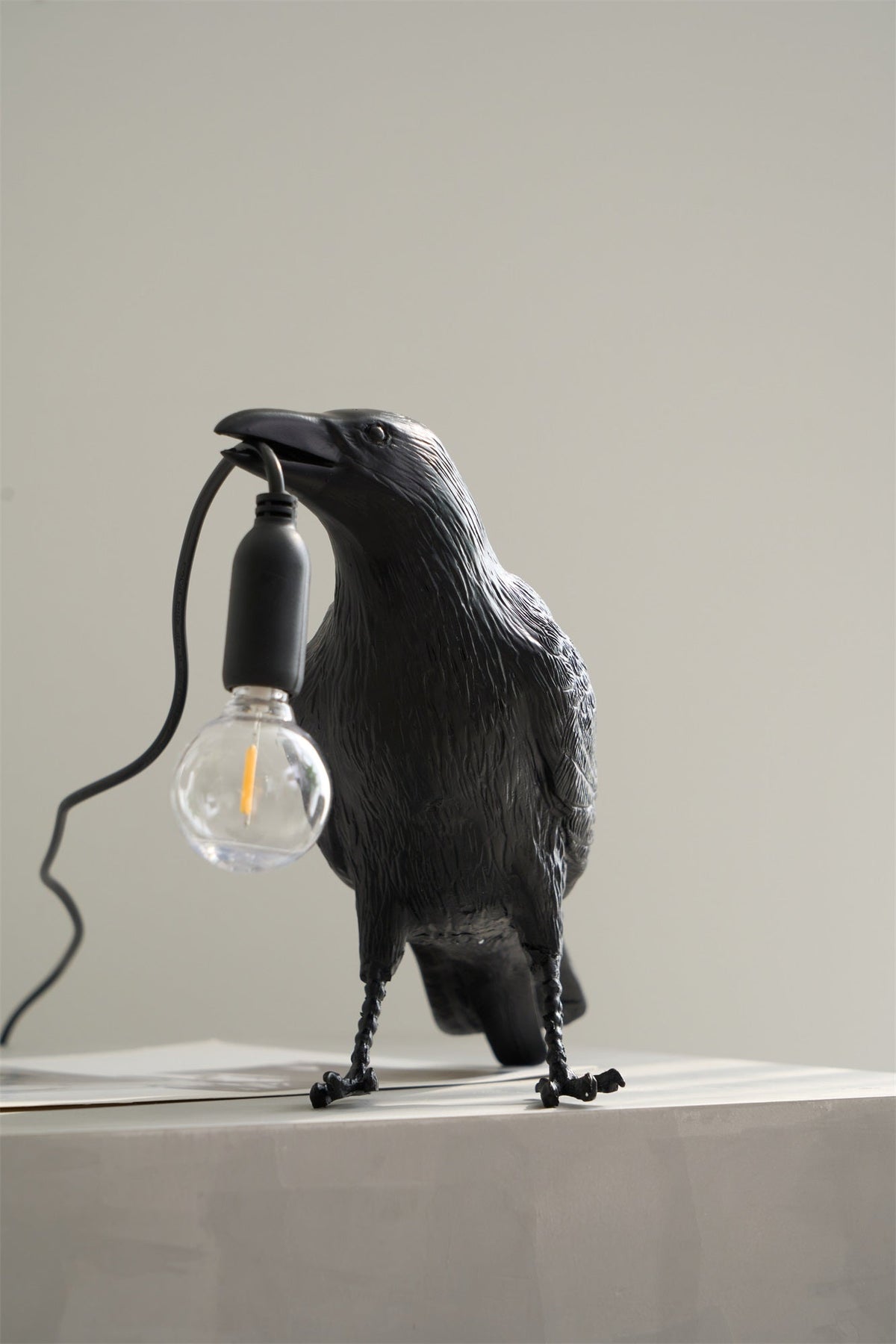 Evon fantasifull bordslampa i harts