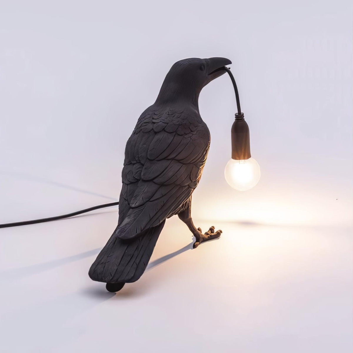 Evon fantasifull bordslampa i harts