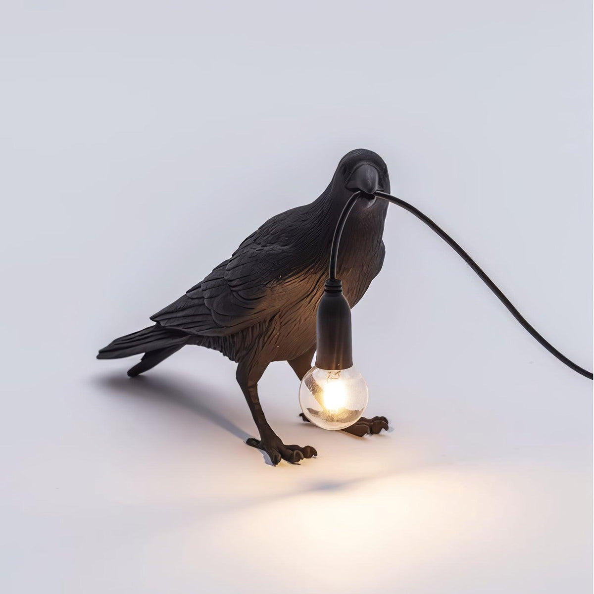 Evon fantasifull bordslampa i harts