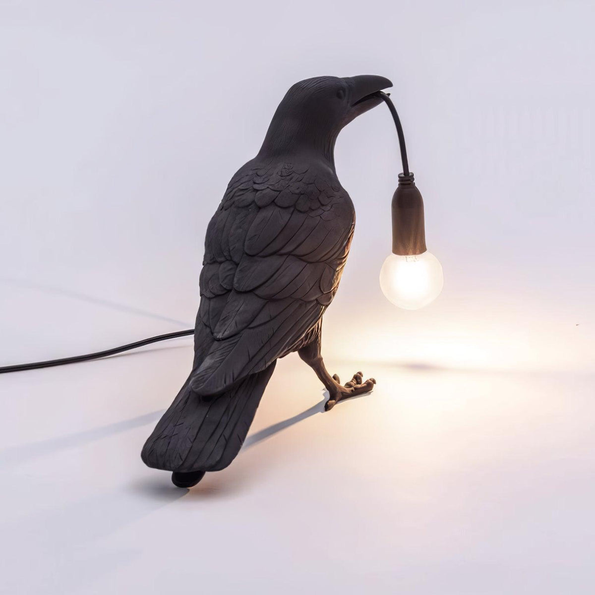 Evon fantasifull bordslampa i harts