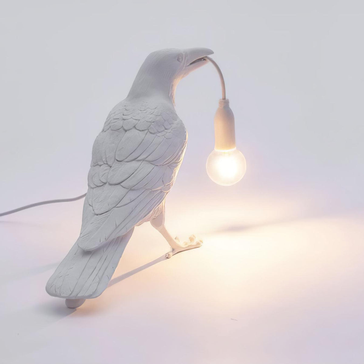 Evon fantasifull bordslampa i harts