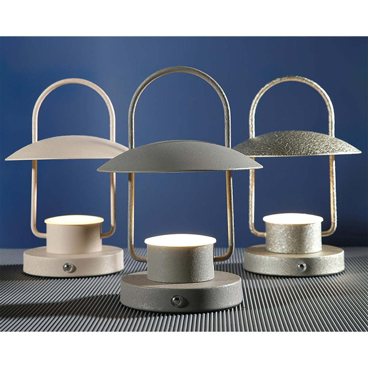 Solaran grå modern bordslampa